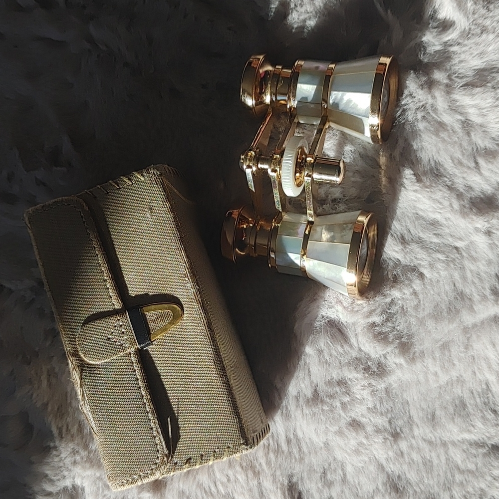 Admiral Vergutet Mother of Pearl Opera Glasses